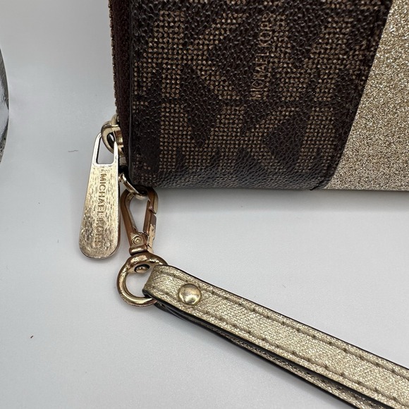 Michael Kors 7" Flat Wallet Center‎ Stripe Wristlet Clutch Card Holder Monogram - Picture 2 of 16